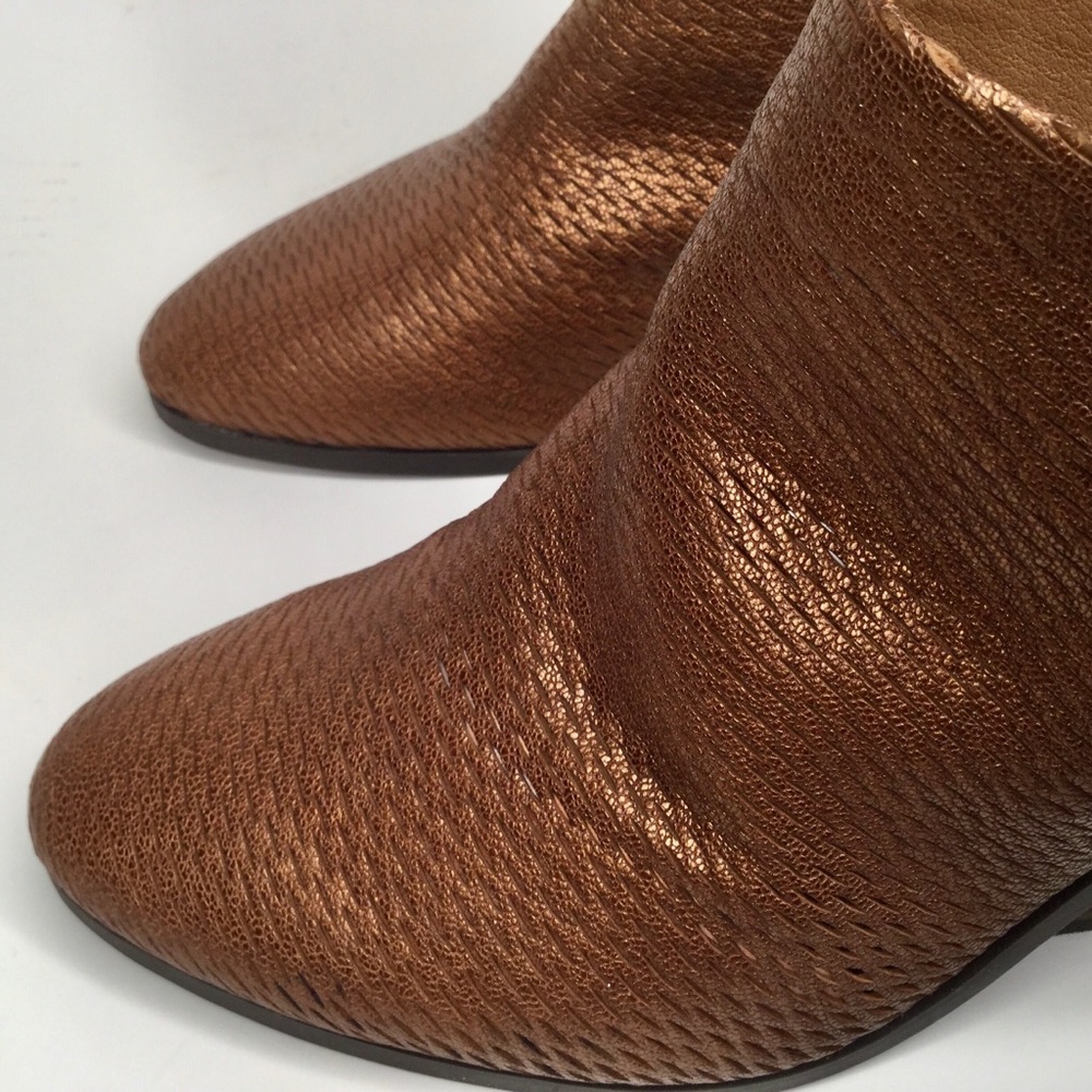 Lucky Brand perforated leather upper bronze mules. - Picture 5 of 11